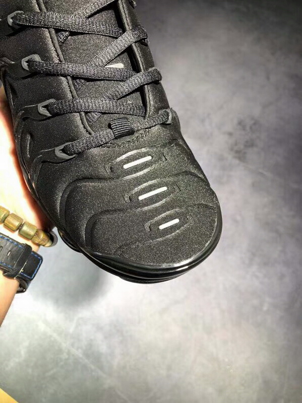 Authentic Nike Air Vapormax Plus black